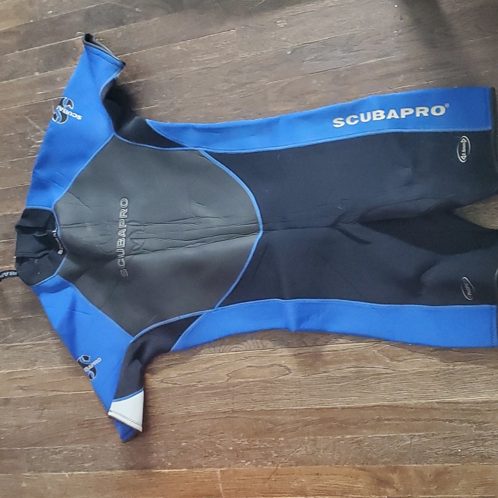 Shortie wet suit